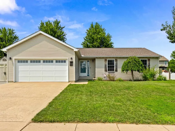 503 Park Trail Rd, Mackinaw, IL 61755