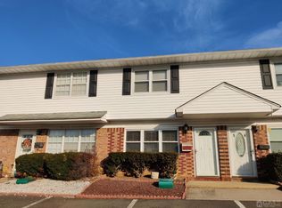 16 Iowa Ct, Matawan, NJ 07747