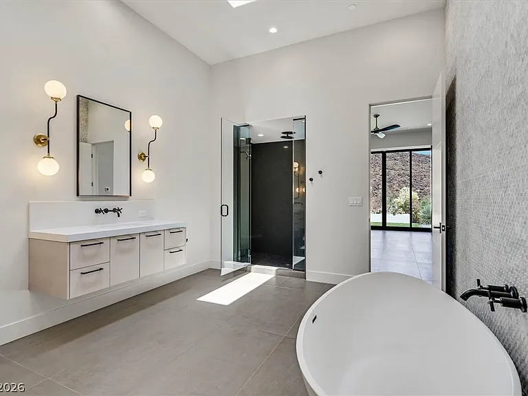 692 Scenic Cliff Dr — Photo 25