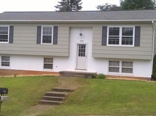 703 Carann St, Staunton, VA 24401
