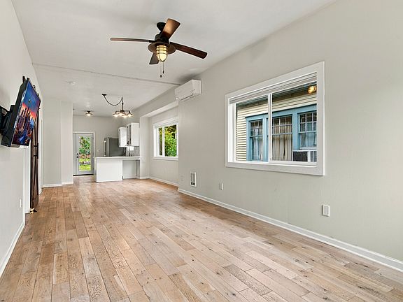 5th image of 1543 17th Ave S