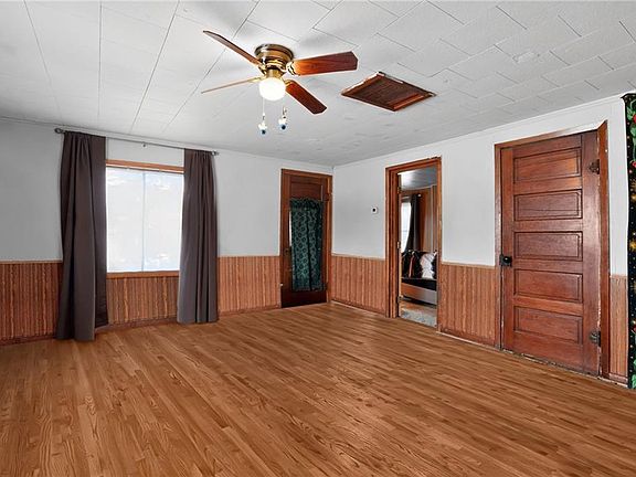 3rd image of 1002 Cora Avenue