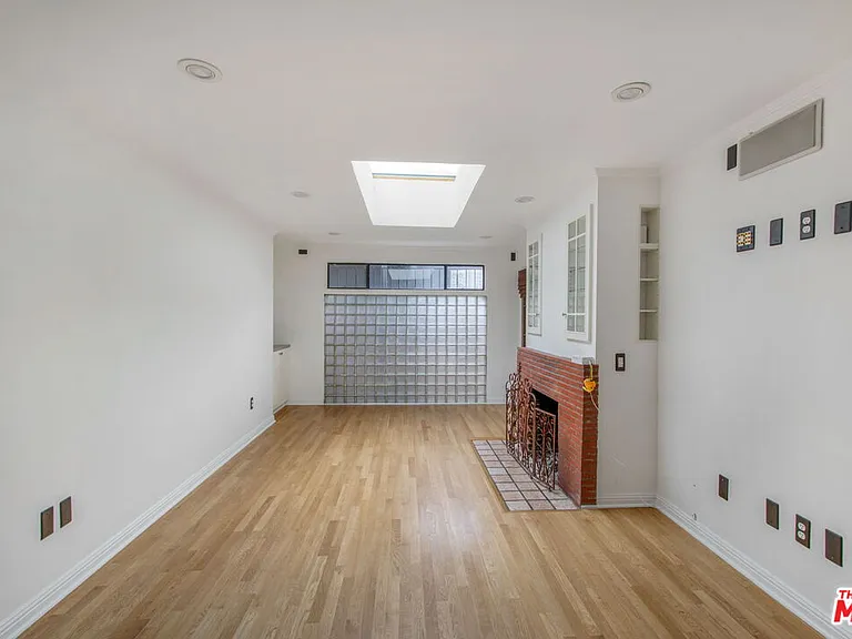 4126 S Bronson Ave — Photo 11
