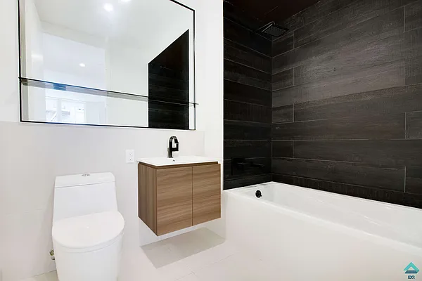 Rented by EXR | media 61