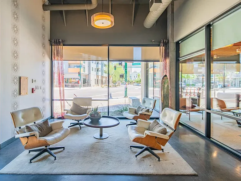 Building's Lounge
