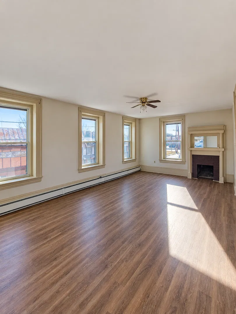 377 White Deer Ave — Photo 2