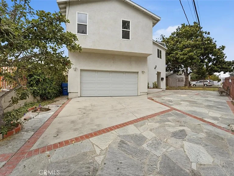 709 Warren Ln — Photo 5