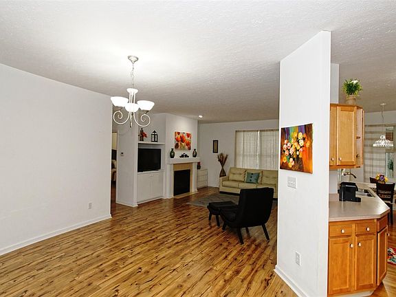 4th image of 56 Sterling Heights Dr