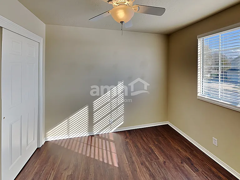 1261 E 3075 N — Photo 15