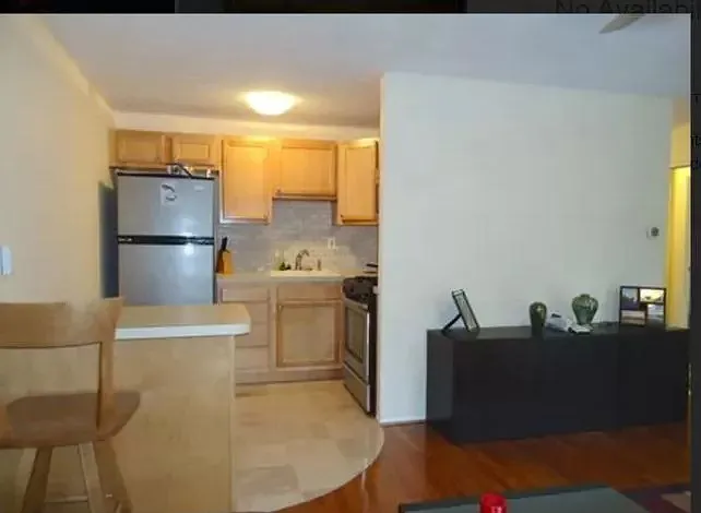 284 Greenough St #B — Photo 2