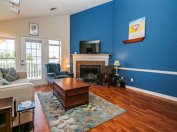 2nd image of 705 Harbor House Dr Unit 7