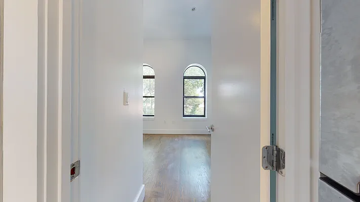 Rented by Bond New York | media 18