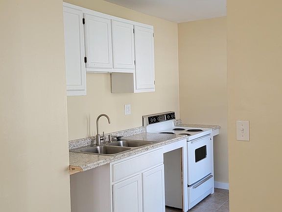 3rd image of 470 Mink Pl #C5