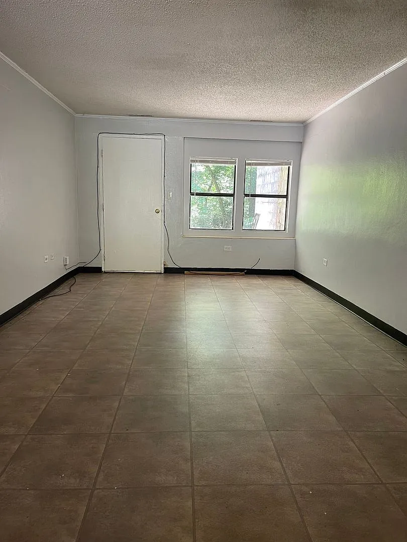2BR/1BA - Duplex located off of South Milledge Avenue! Available soon! — Photo 3