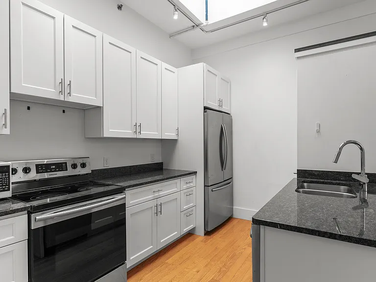 133 Mathewson St #302 — Photo 17