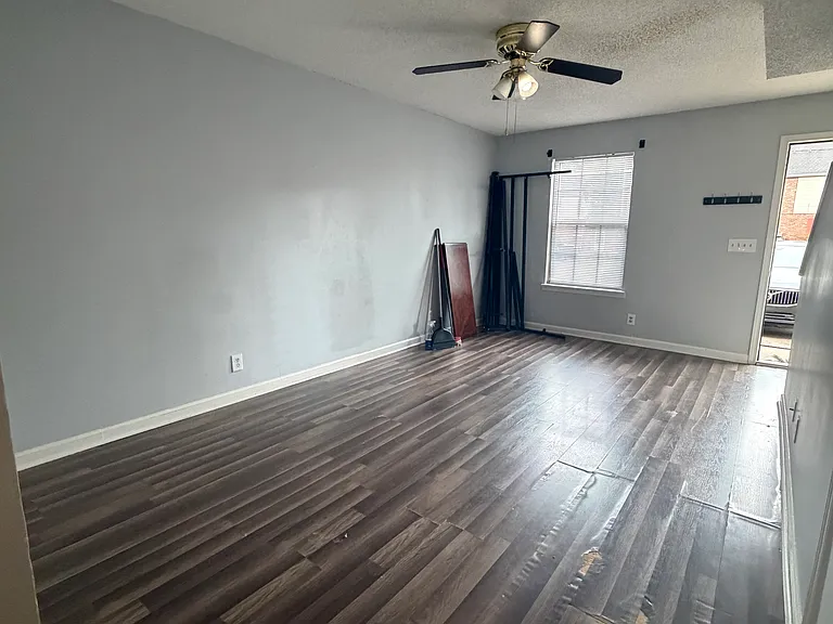 105 Hickory Trce #3 — Photo 3