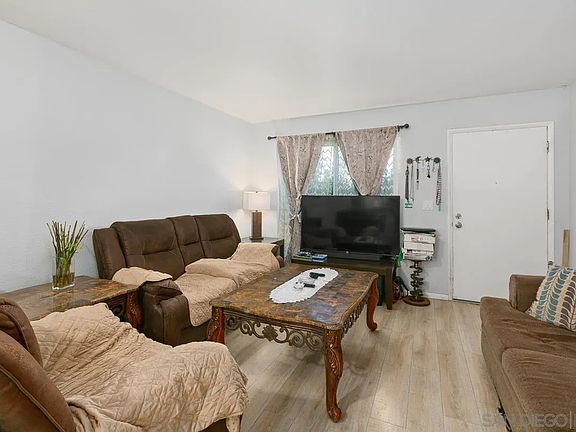 3rd image of 10260 Carefree Dr