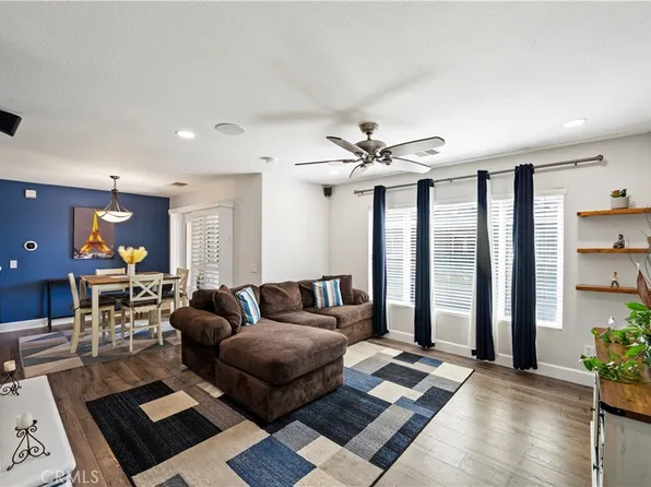 19347 Laroda Ln, Santa Clarita, CA 91350