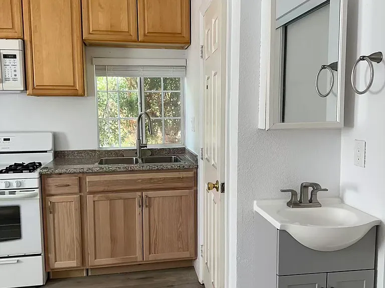 4103 Lindsey Ave — Photo 3