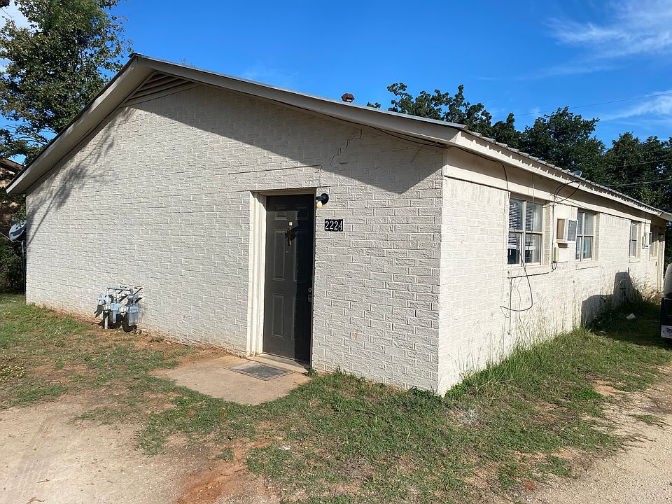 1st image of 2224 Oakland Dr