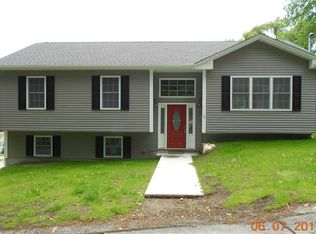 10 Scotia St, Woonsocket, RI 02895