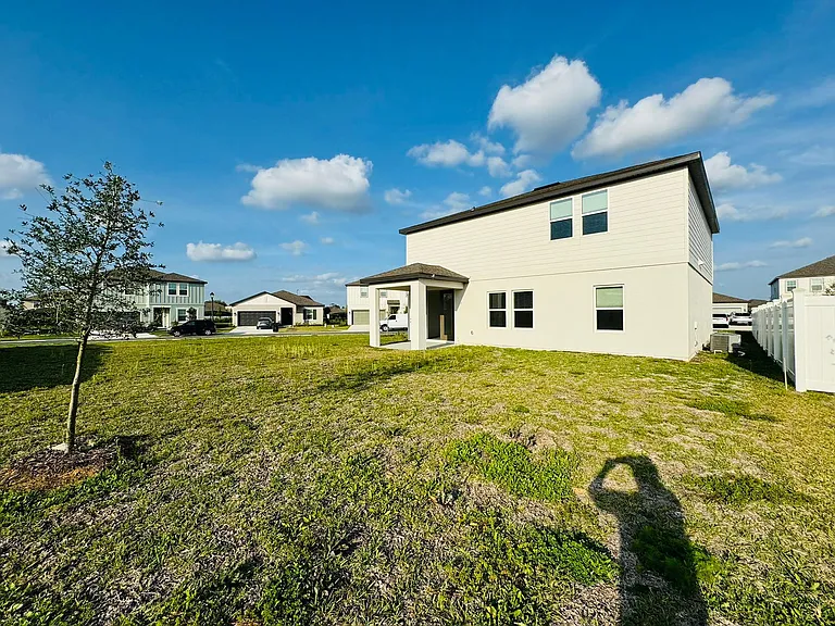 2175 Derwent Dr — Photo 29