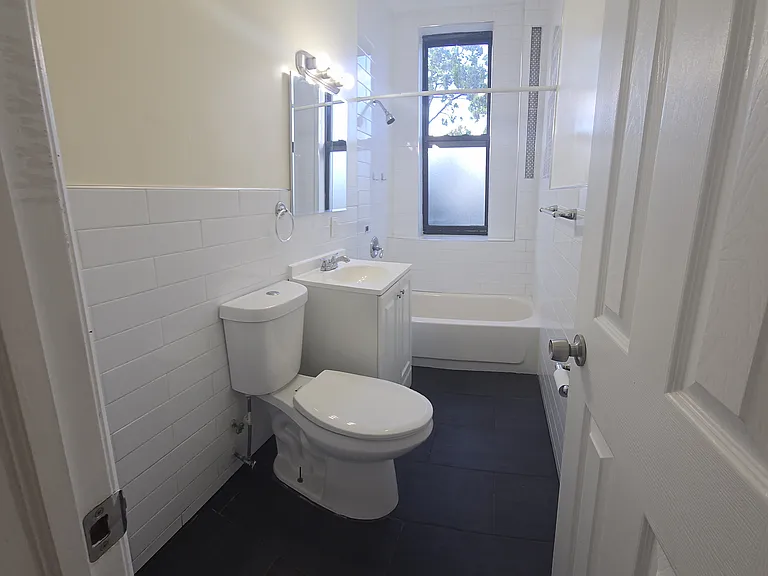 3401 Parsons Blvd #C4 — Photo 12