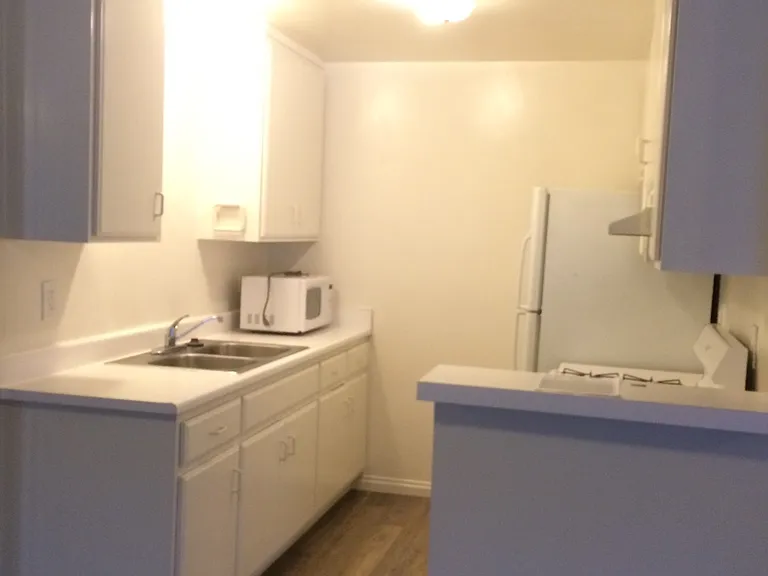 12558 Moorpark St #2 — Photo 3