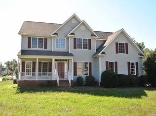 12101 Longfellow Dr, Midlothian, VA 23112