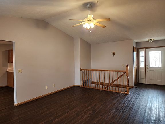 3rd image of 482 University Dr