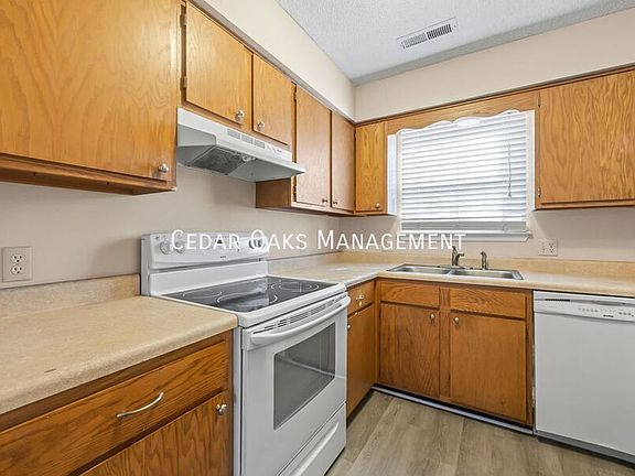 3rd image of 2102 E Frazier Ter