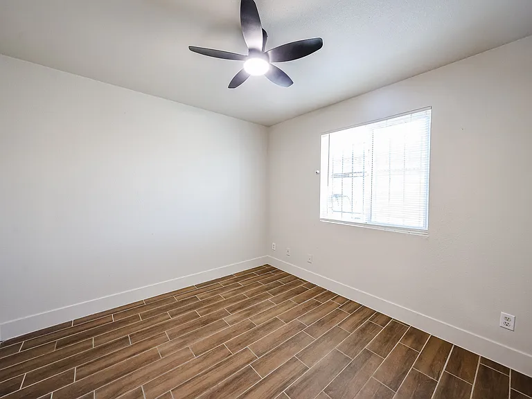 9222 N 35th Ave #10 — Photo 9