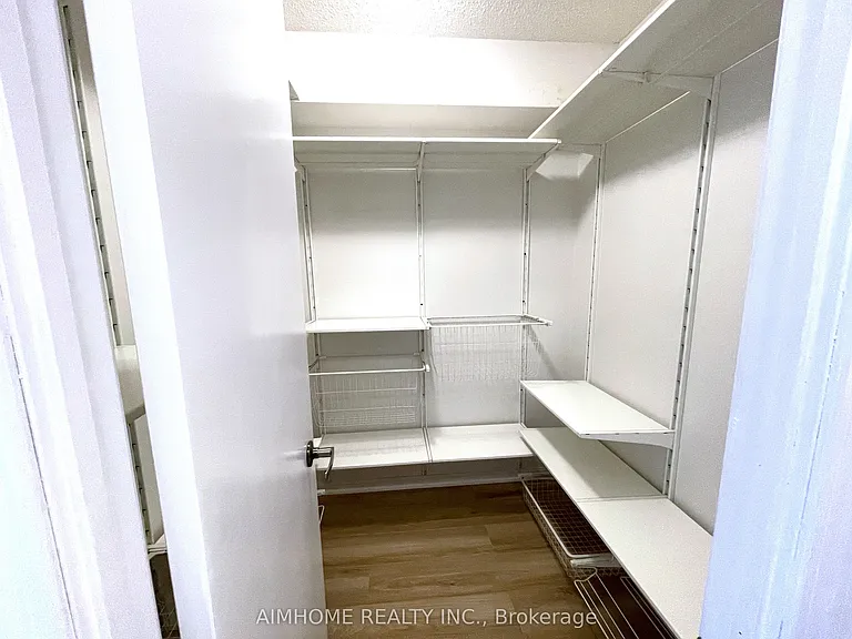 1000 King St W #317 — Photo 16