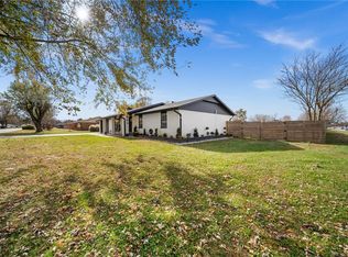 1822 Daisy Cir, Lowell, AR 72745