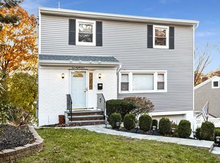 184 Harding Dr, New Rochelle, NY 10801