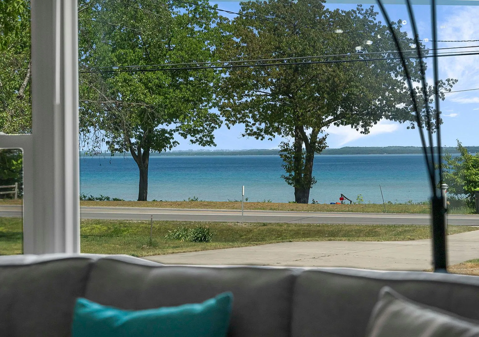 Fully Furnished 4-Bedroom Home with West Bay Views | 6-Month Lease | All Utilities Included — Photo 2
