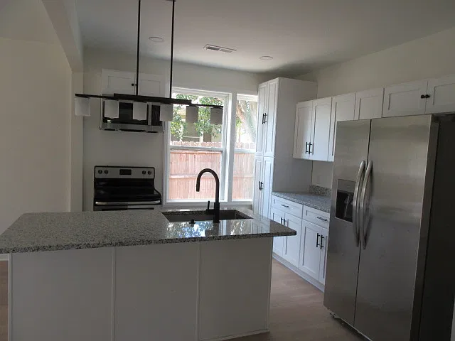 3 bed, 1440 sqft, $1,795 — Photo 4