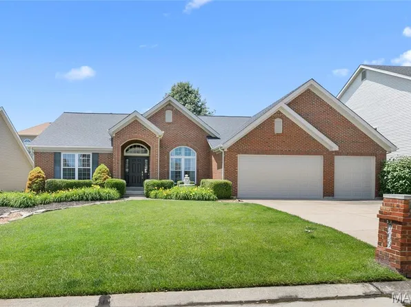 709 Cooper Way Dr, O'Fallon, MO 63368
