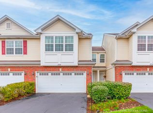 254 S Oak Creek Ln, Romeoville, IL 60446