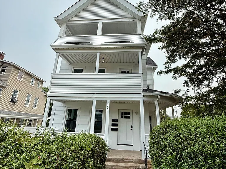 449 Stanley St #2 — Photo 2
