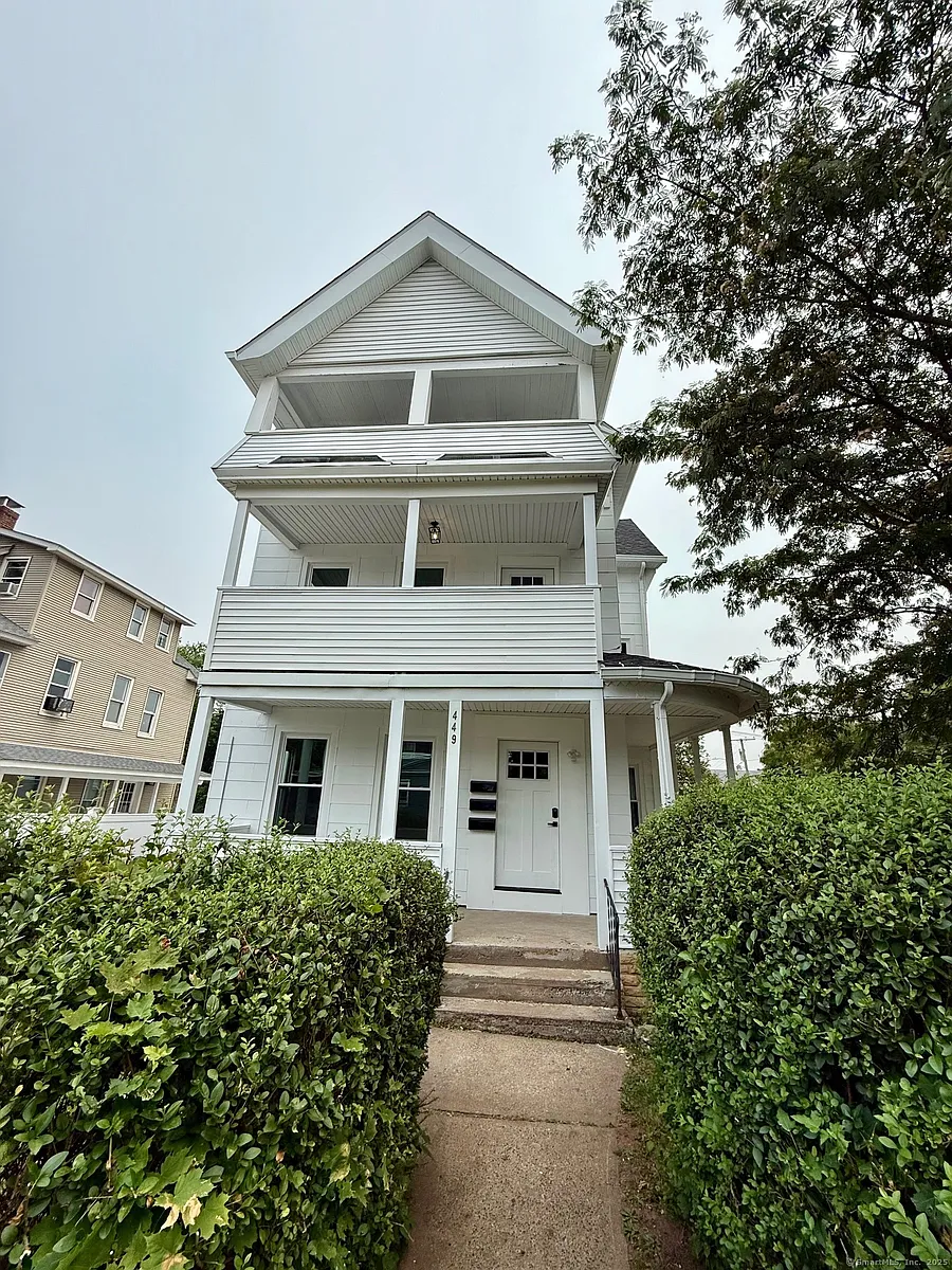 Building Photo - 449 Stanley St #2