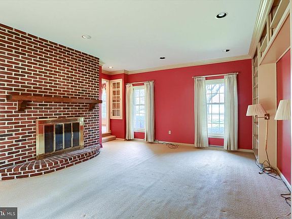 5th image of 1200 Stratford Dr