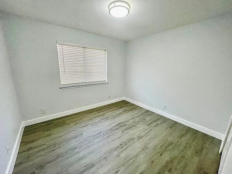 105 David Dr — Photo 12