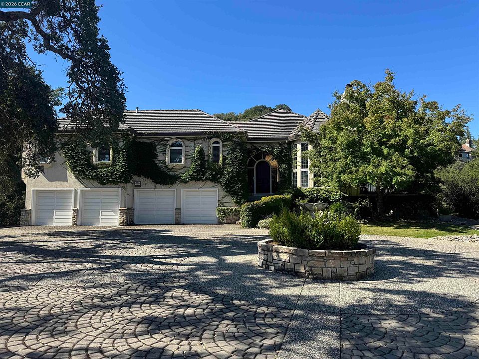 1st image of 56 Copenhagen Ct