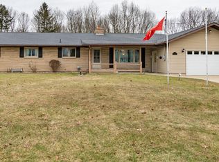 618 Lakeview Rd, Paw Paw, MI 49079