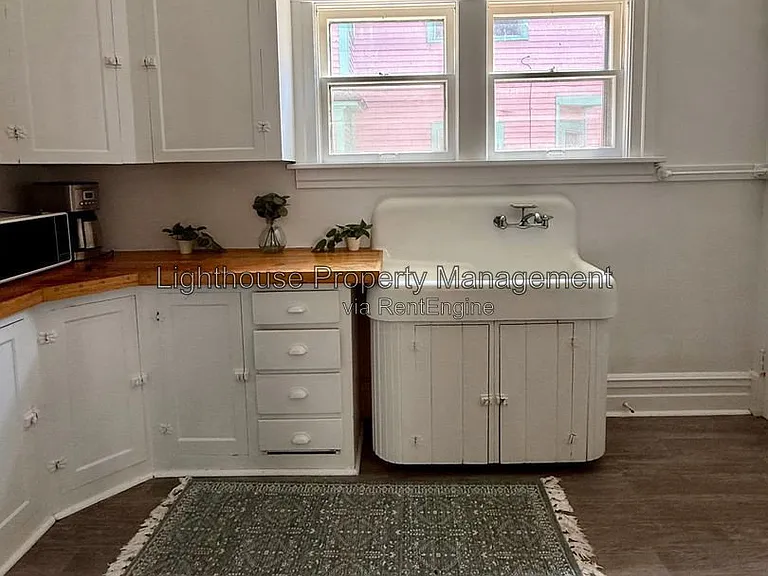 413 Locust St #1 — Photo 10