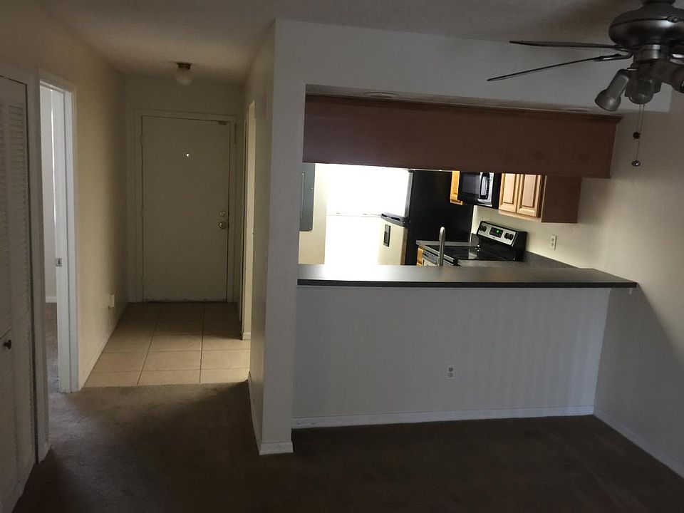 1st image of 3037 Sir Hamilton Cir