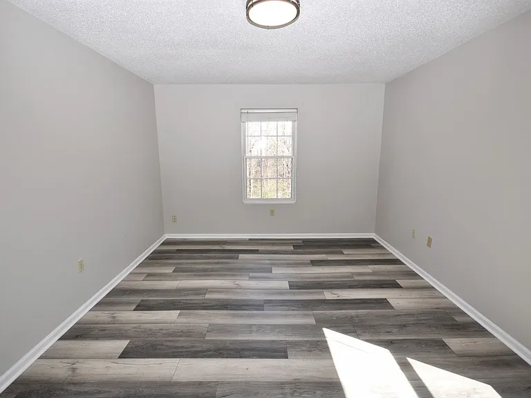 620 Oak Park Blvd #106 — Photo 42