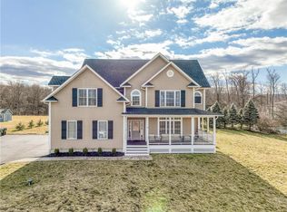 10 Shalimar Dr, Salisbury Mills, NY 12577