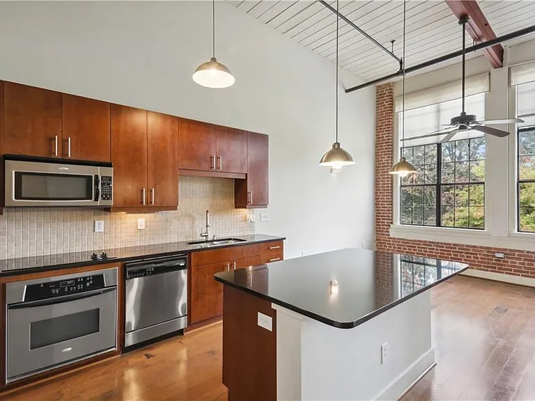 1261 Caroline St NE #223 — Photo 3